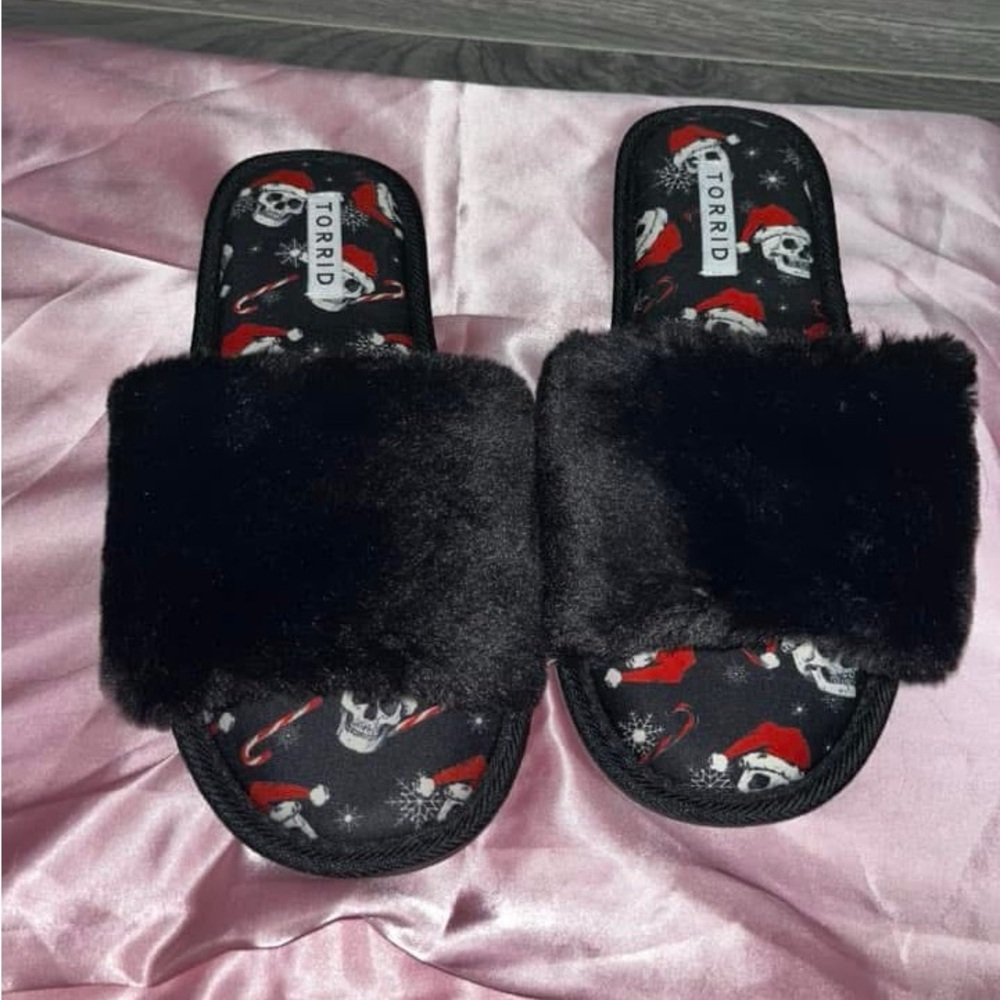 Torrid Skull Santa Faux Fur Slide Slippers Size 10WW